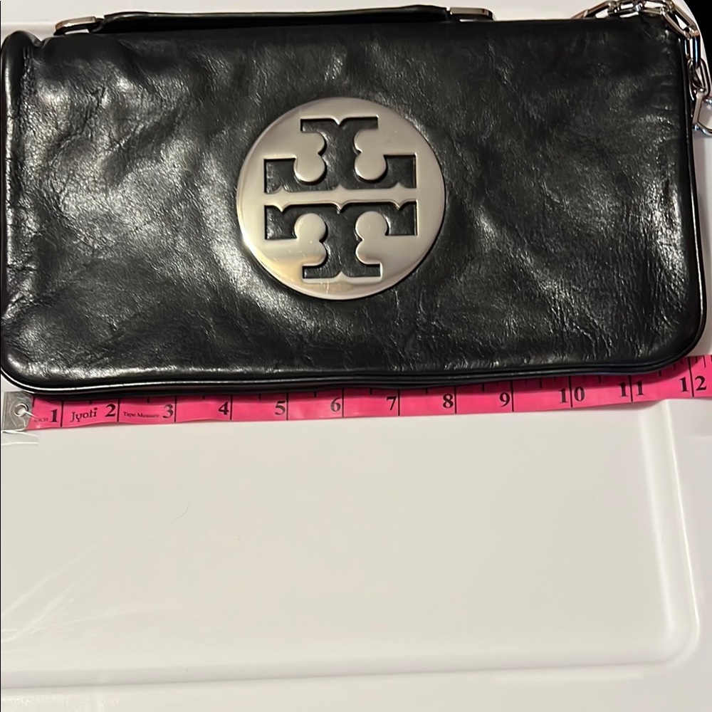 Tory Burch Black Shoulder Bag with Iconic Logo - Picture 5 of 10
